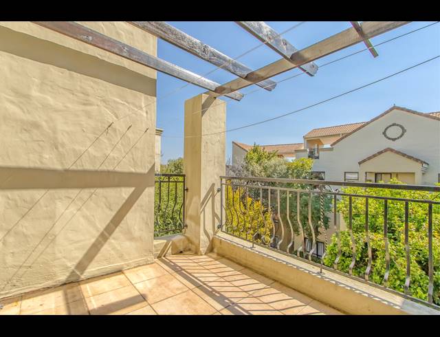 2 BEDROOM APARTMENT FOR SALE IN DOUGLASDALE